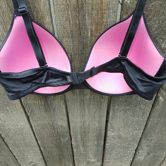 Pink Victoria's Secret Wear Every Wear Lightly Lined T-Shirt Bra - Picture 2 of 9